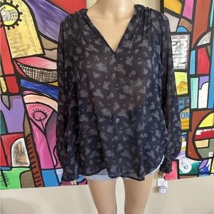 VINCE, 100% SILK NAVY BLUE CALICO FLORAL BLOUSE, sz Medium
